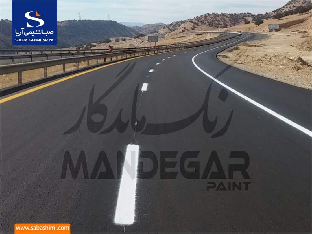 خط معمولی سفيد منقطع